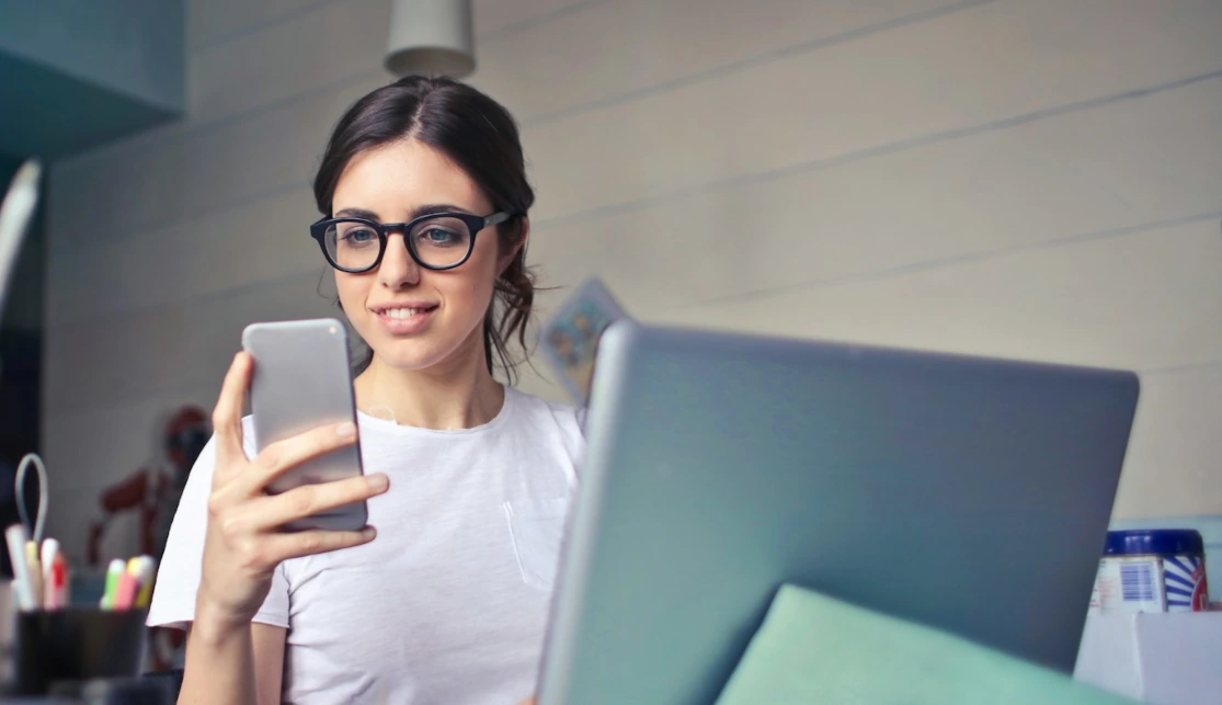 woman on laptop